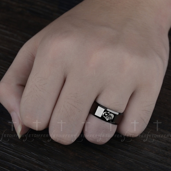 Stainless steel black poker heart r… - Picture 3 of 3